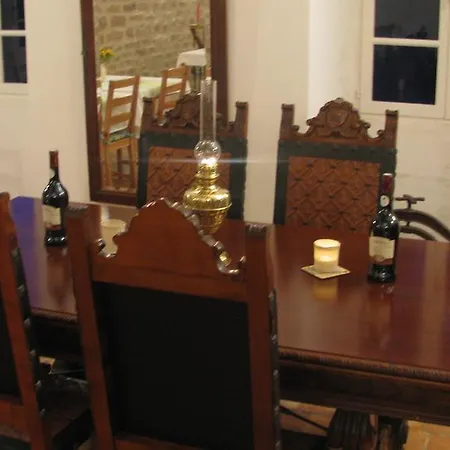 Chateau Labistoul בית הארחה Campes