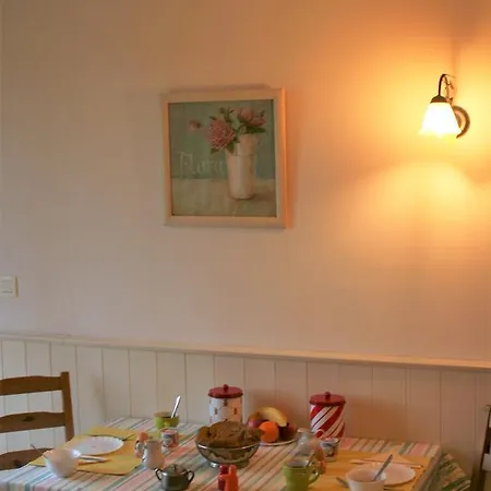 Chateau Labistoul בית הארחה 4*